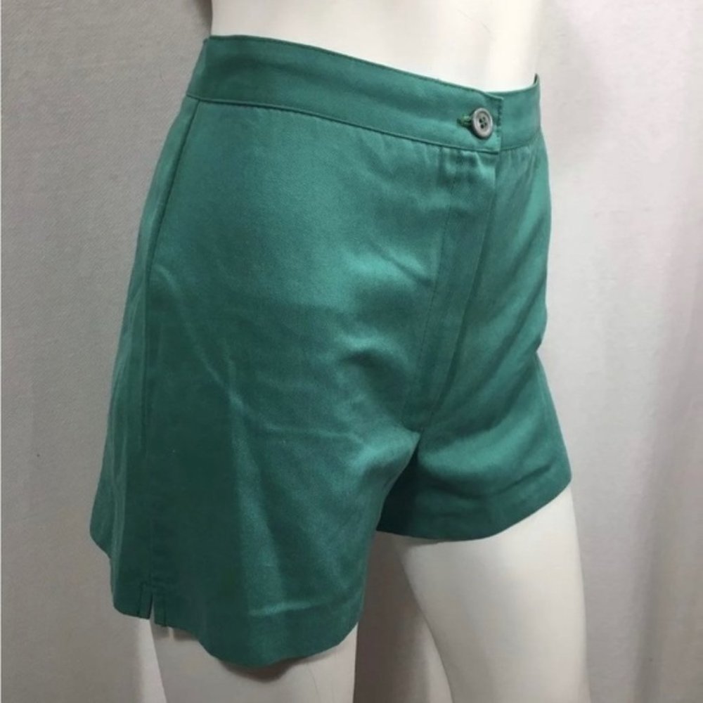 REGENCY high waisted vintage cotton Blend shorts. Spit on sides. Mint green.
